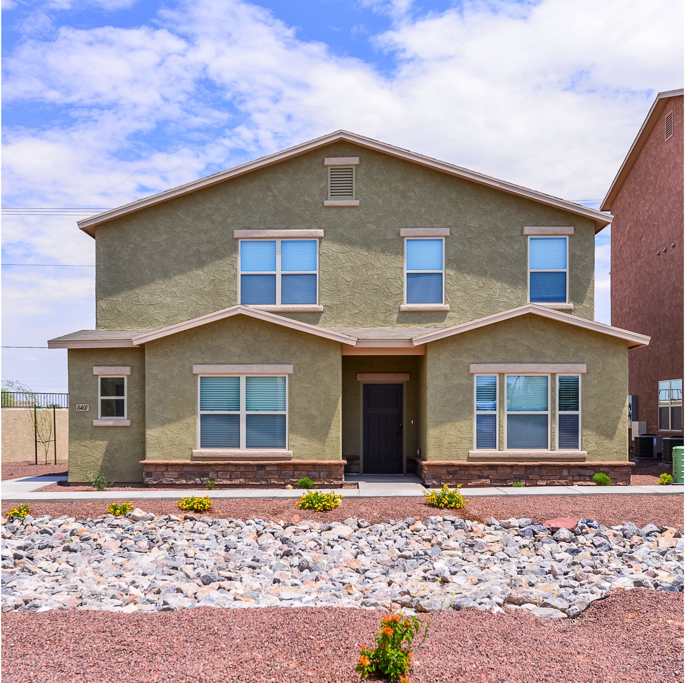 exterior of tucson student cottage