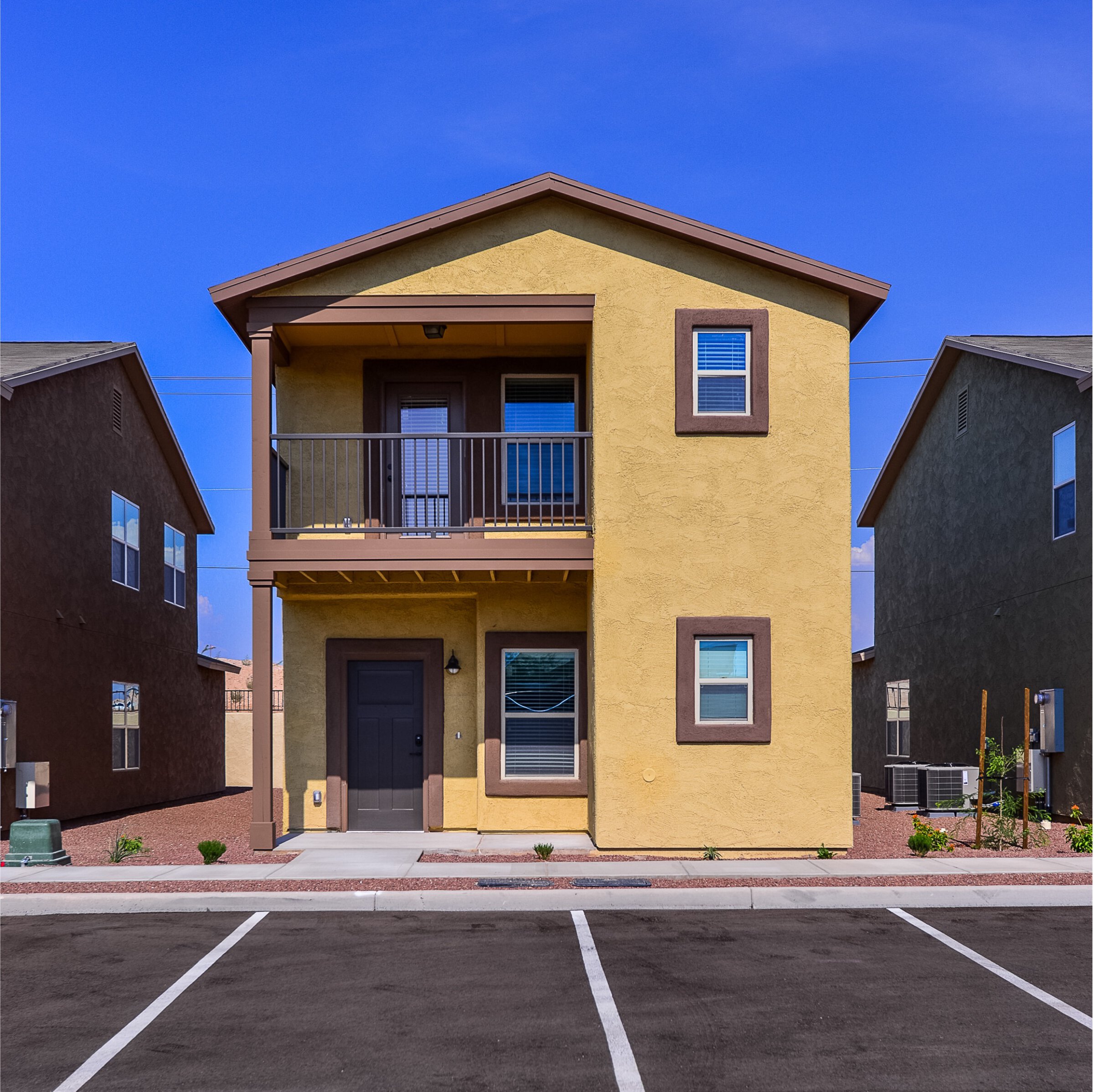 exterior of tucson student apartments